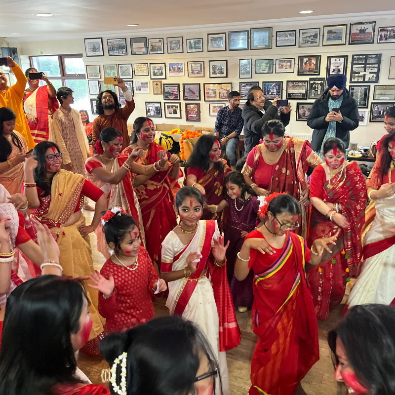 moment idol procession